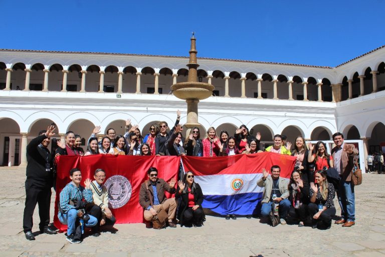 Jóvenes investigadores paraguayos fueron premiados en mega evento académico regional