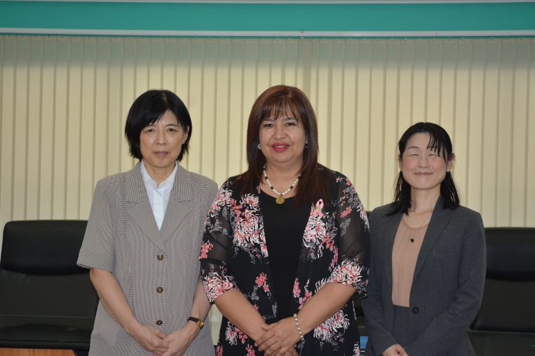 Rectora de la UNA recibió a destacada académica del Japón