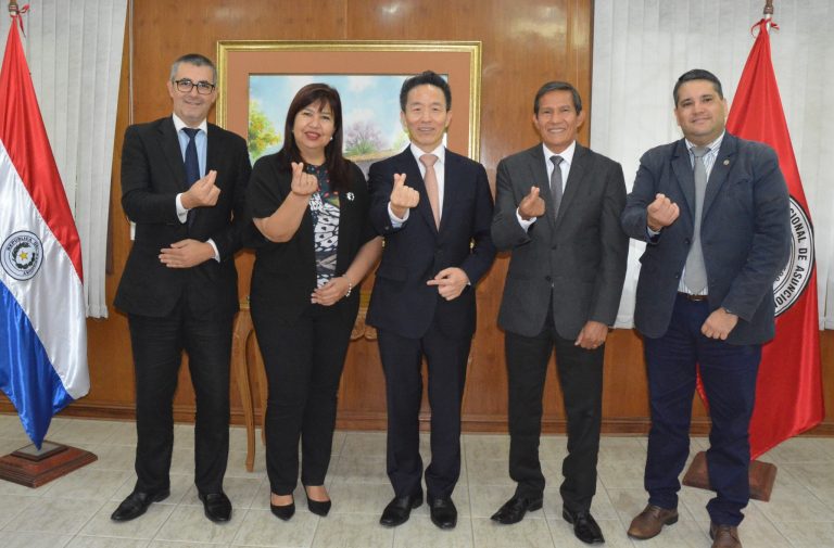 Nuevo embajador de Corea en Paraguay visita la UNA para retomar conversaciones sobre proyectos de interés común y nuevas cooperaciones