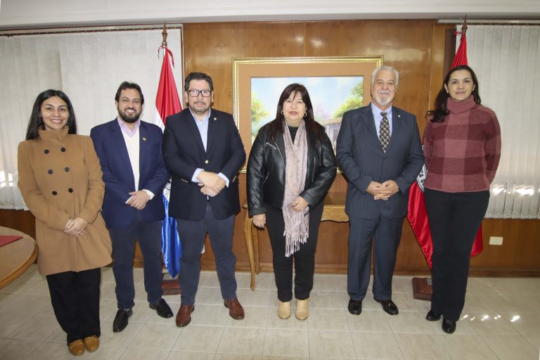 UNA e IICA dialogan sobre formación de líderes regionales