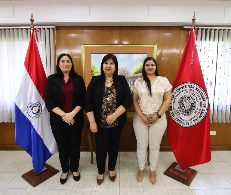 La UNA recibe a docente colombiana de la UDES