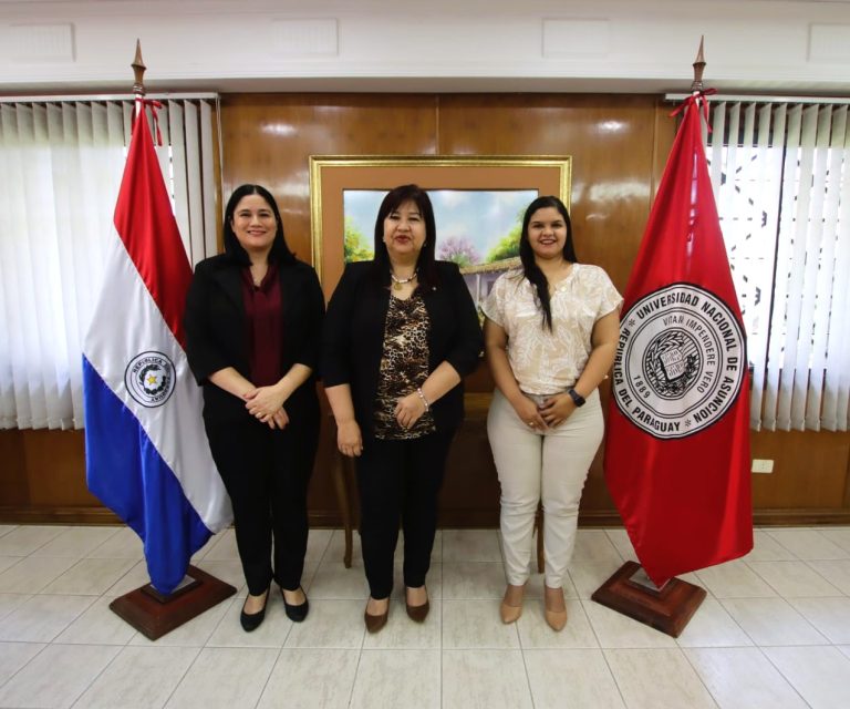 La UNA recibe a docente colombiana de la UDES