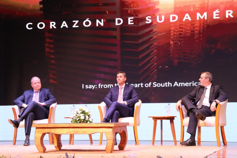 UNA acompañó espacio de diálogo sobre inversión e innovación