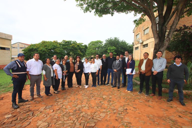 UNA proyecta mejoras en residencia universitaria de Caacupé