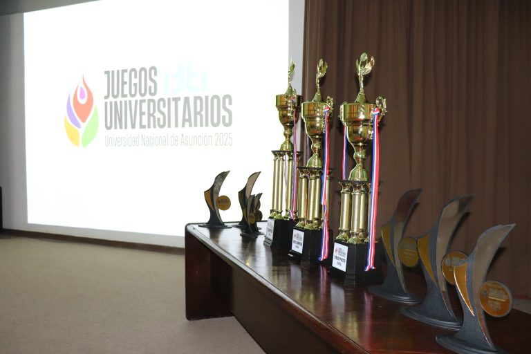 Reconocen esfuerzo y excelencia deportiva en premiación de los JJUU 2025