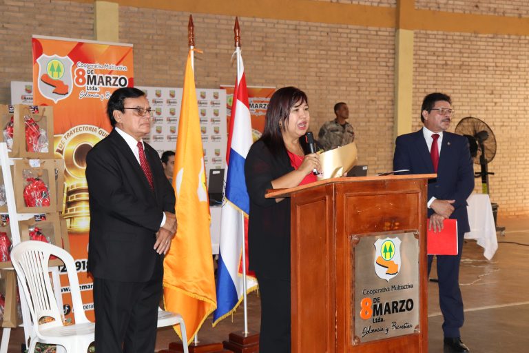Reconocen labor de mujeres en la educación nacional durante acto conmemorativo