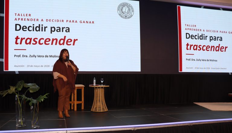 Rectora de la UNA destacó el liderazgo transformador y la educación como herramientas para trascender