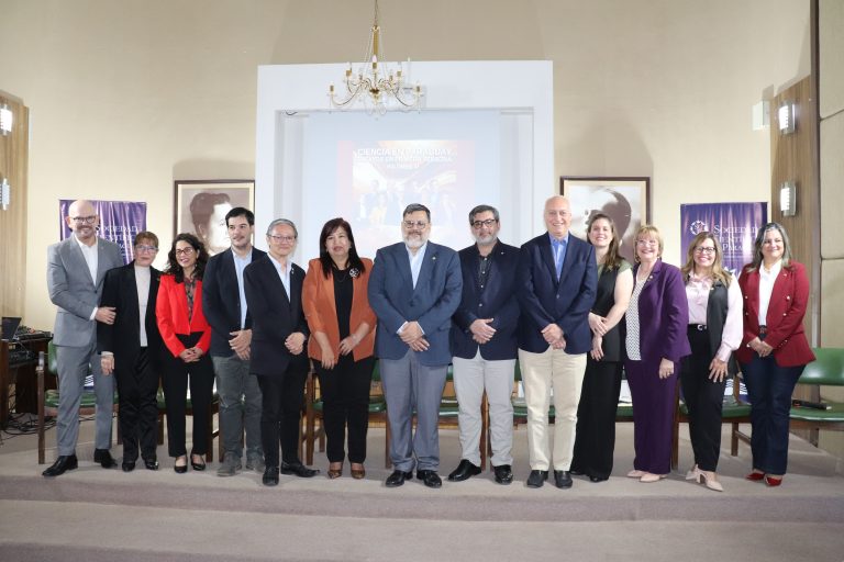 UNA acompañó presentación del cuarto volumen de “Ciencia en Paraguay”
